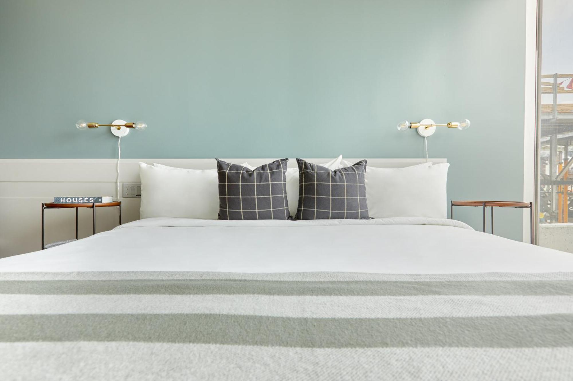 Sonder The Slate Hotel Toronto Room photo